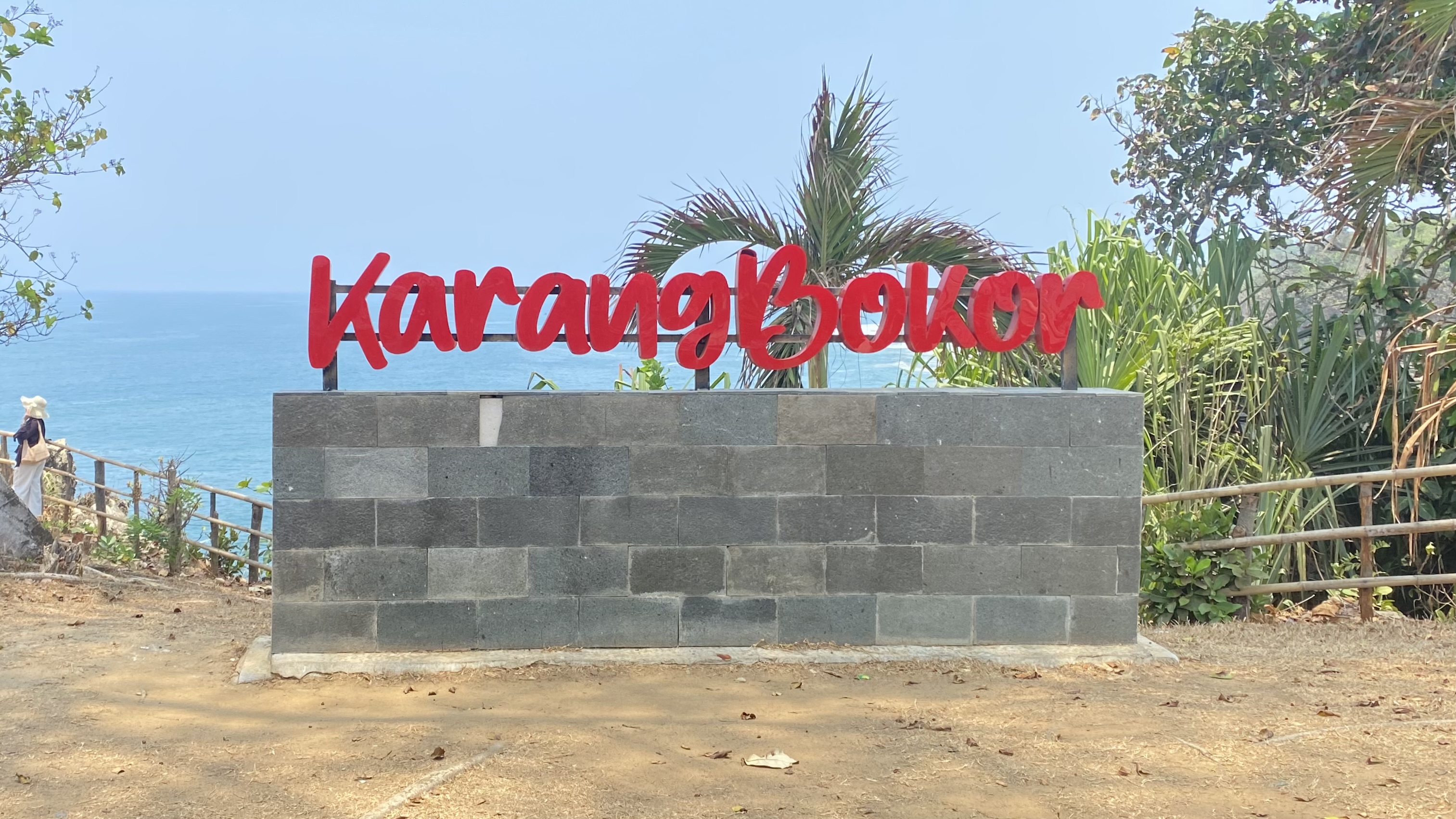     Karang Bokor Jadi Destinasi untuk Menikmati Laut Selatan Banten