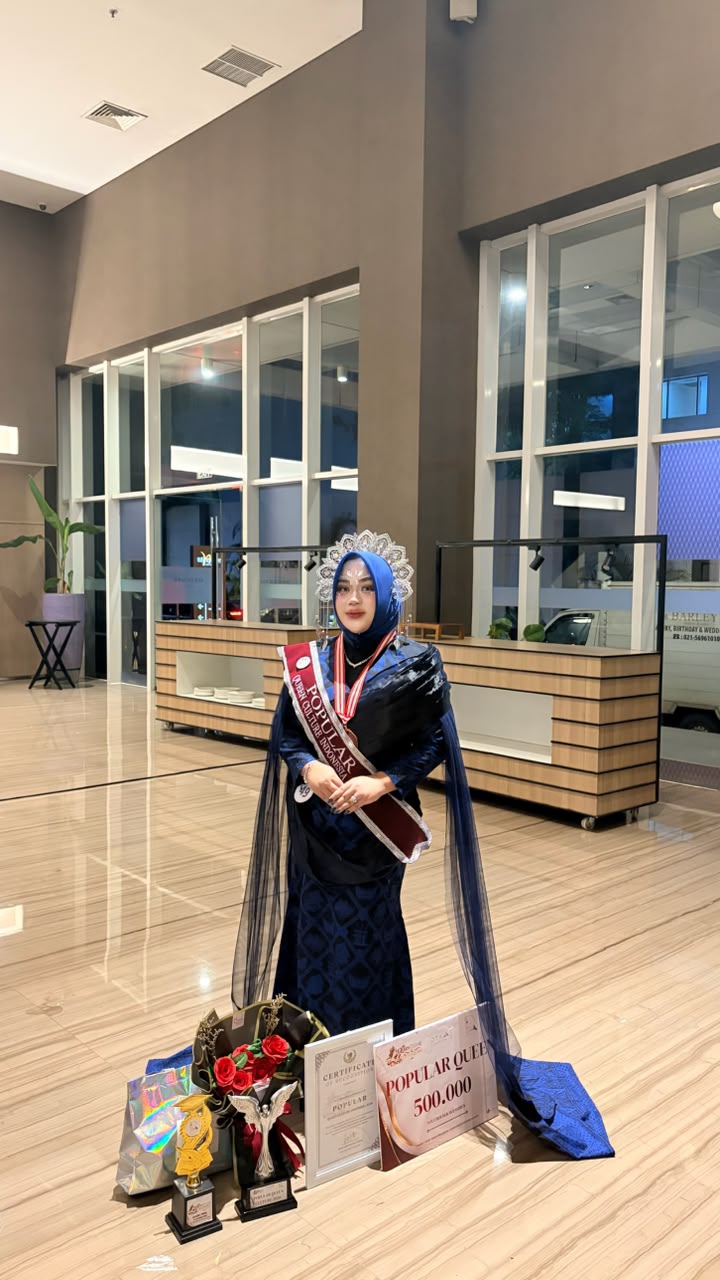 Mahasiswi Universitas Banten Jaya, Bunga Maulidina, Raih Dua Penghargaan di Ajang Queen Culture